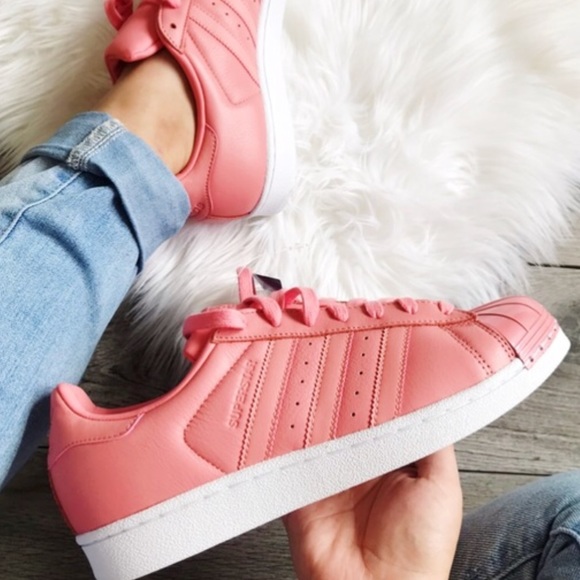 Adidas original sneaker size 9.5 - Picture 3 of 4